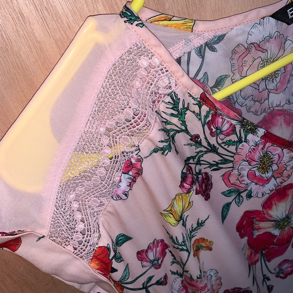 3.$20🔆Express top - Picture 2 of 4